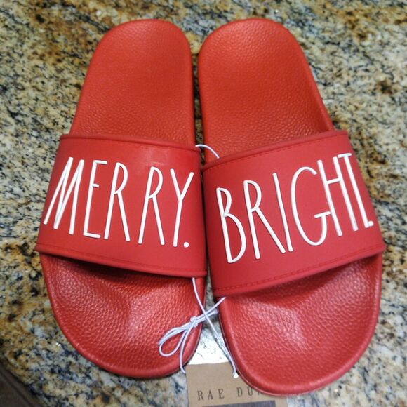 Rae Dunn Holiday Christmas Merry Bright Slides Sandals Red Slip On Size 9 NWT - Picture 1 of 6
